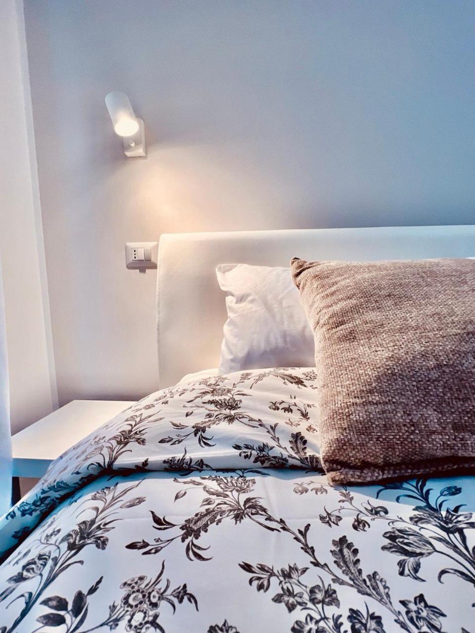 Finella Charming Rooms Bari Exterior photo